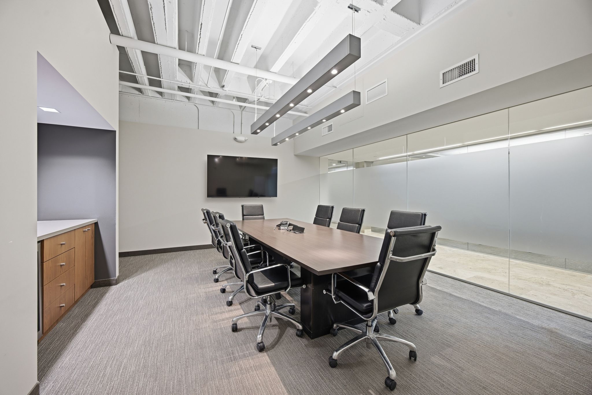 Suite 110 photo 3