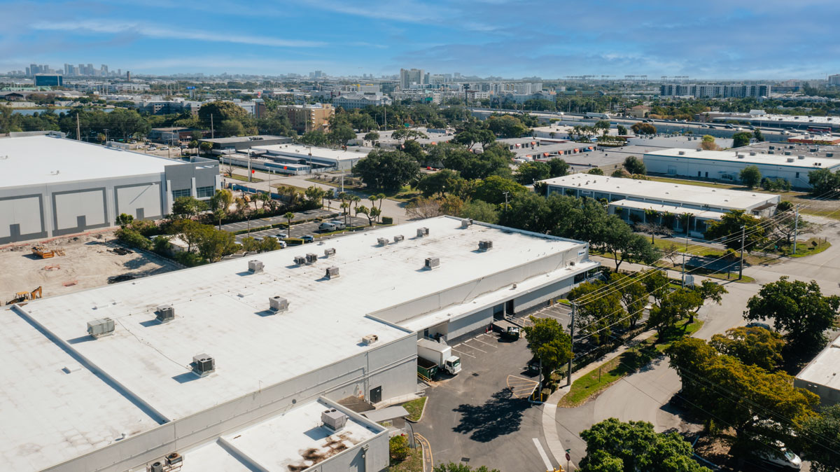 Seagis Doral @ 25th exterior aerial view