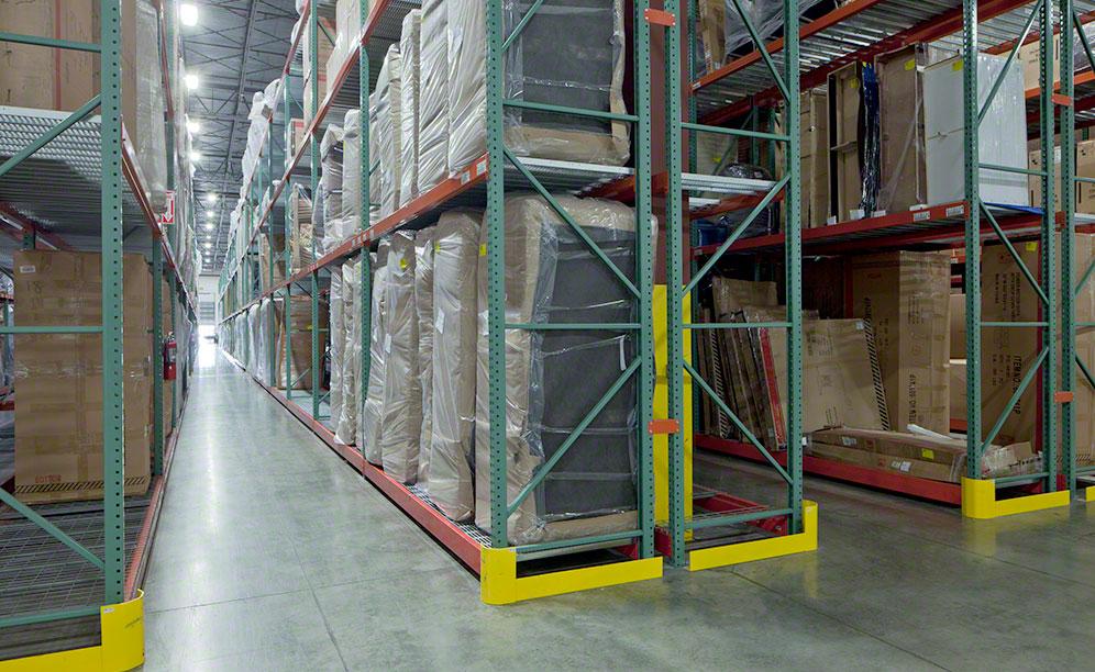 Seagis Doral @ 25th warehouse loading area interior