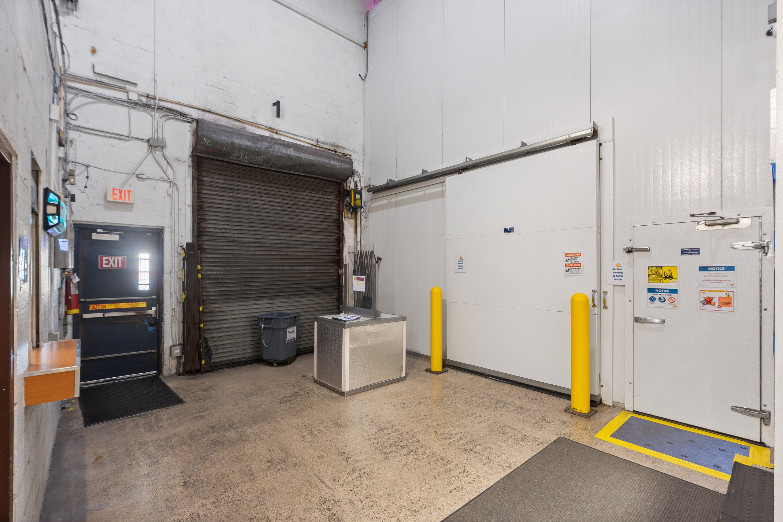 Loading & Truck Court