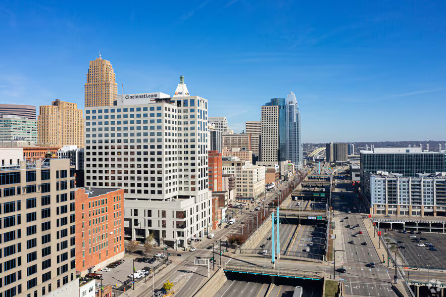 SkyTop Lounge at 312 Elm