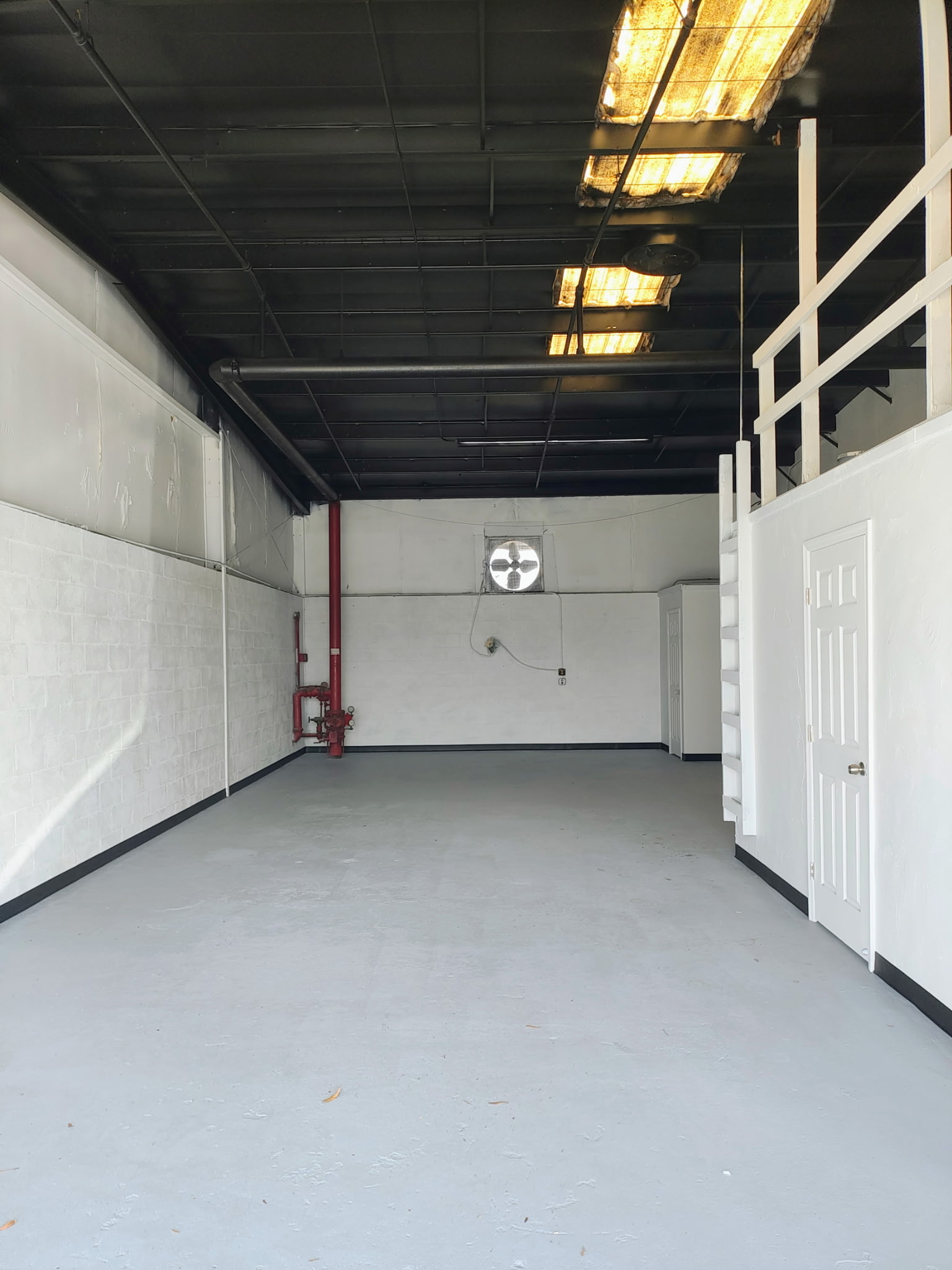 Interior industrial space 1116-K