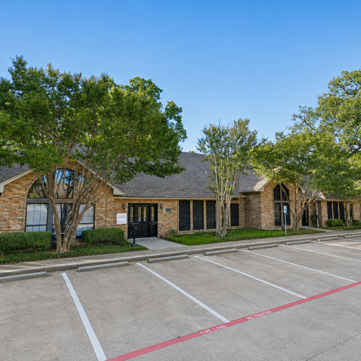 Direct suite entrances and parking at Park Central