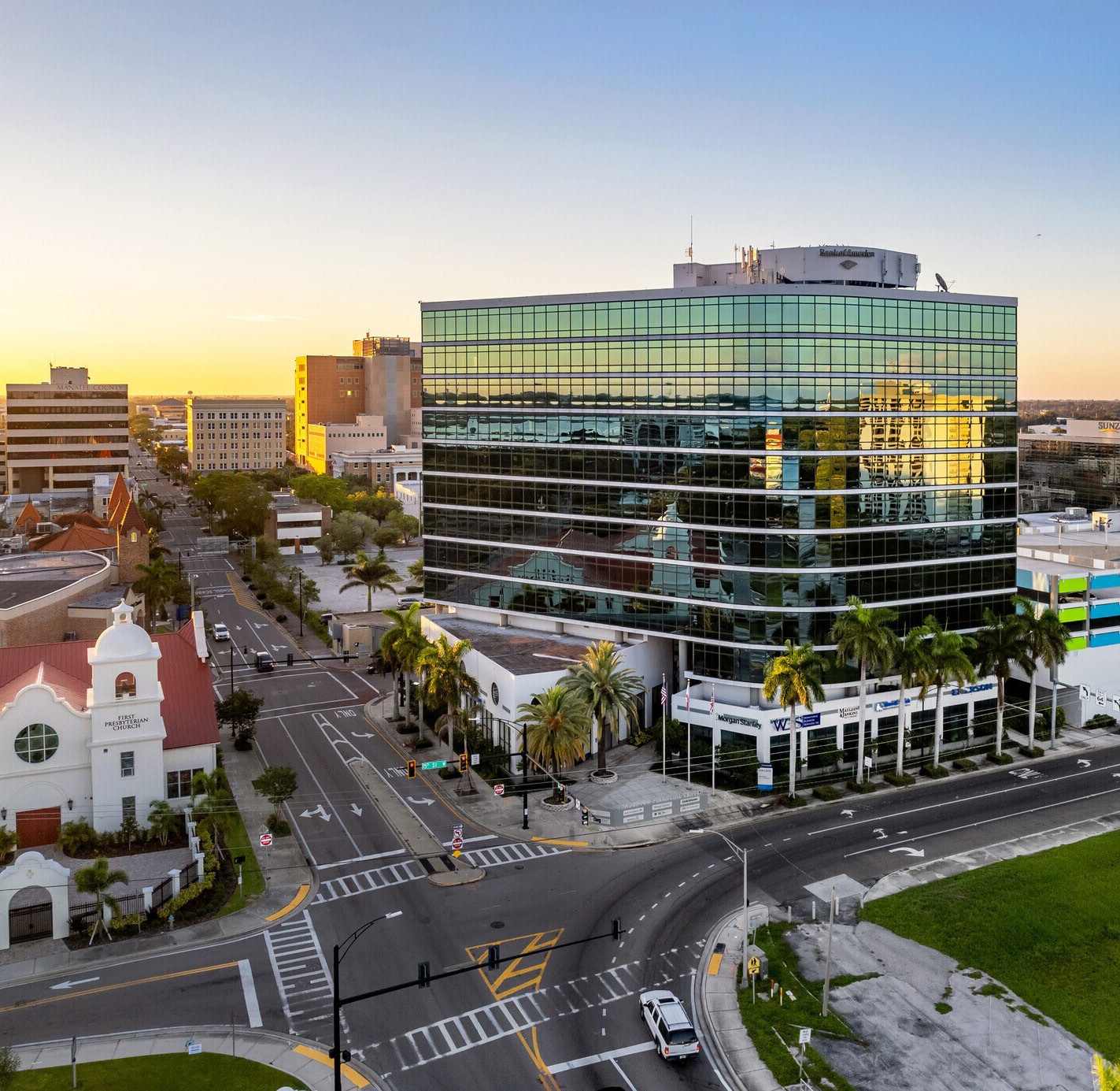 High-resolution exterior view of Bradenton Financial Center