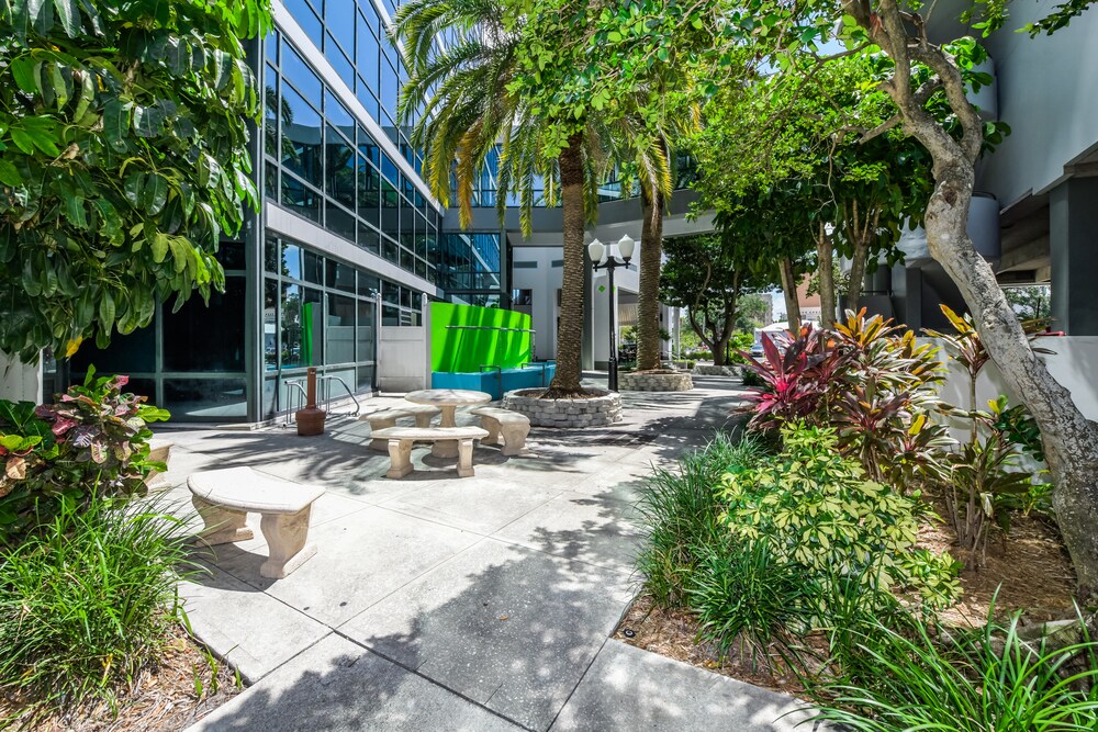 Bradenton Financial Center photo