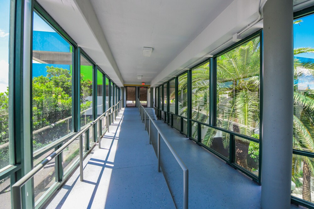 Bradenton Financial Center photo