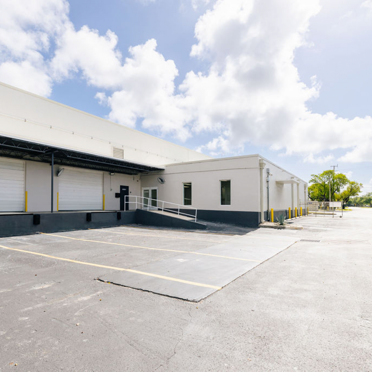 Seagis M2 loading area