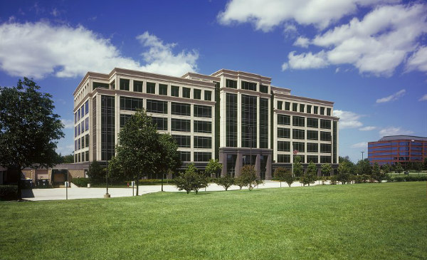Hamilton Lakes office building exterior
